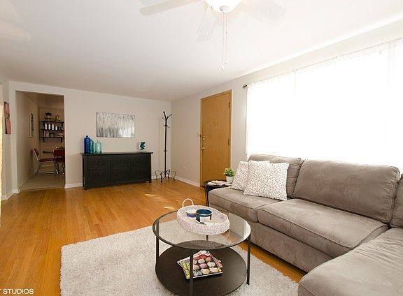 4th image of 6022 N Avondale Ave APT 2S