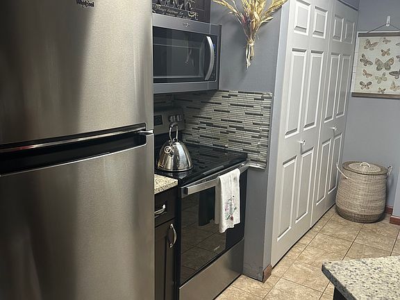 5th image of 1374 E Wyndham Cir APT 103