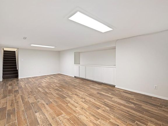 2nd image of 235 W Cleburn St