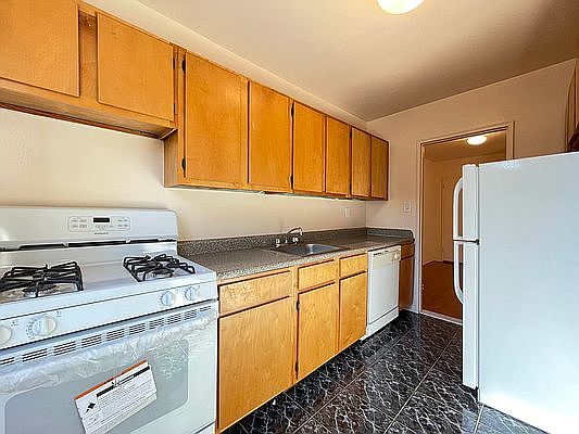 5th image of 83-19 141st St APT 523