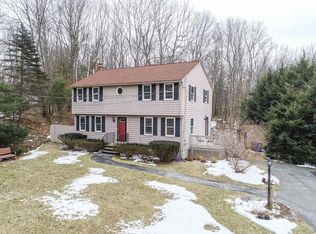 13 Wyoming Rd, Tyngsboro, MA 01879