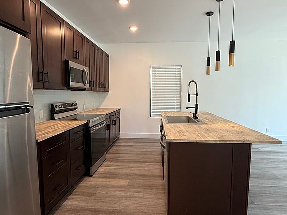 4th image of 2707 Carpenter Ave