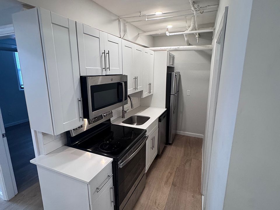1st image of 137 Peterborough St #B