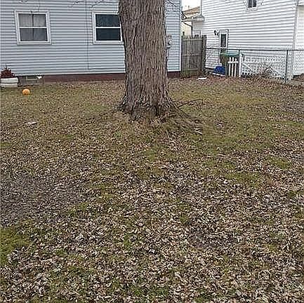 3rd image of 39 Fradine Dr