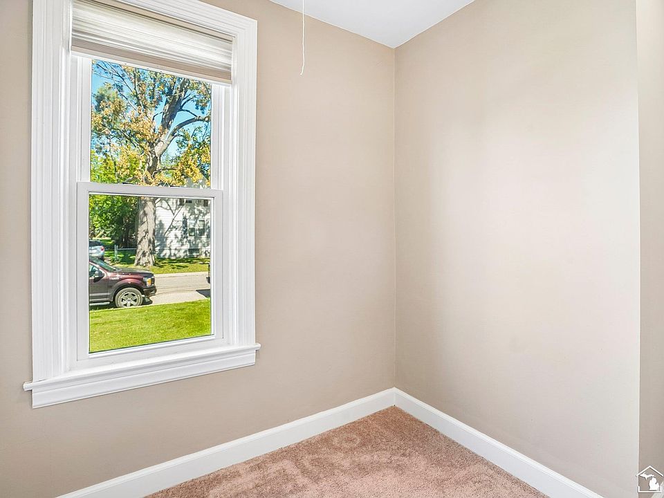 1265 Elm St, photo 20