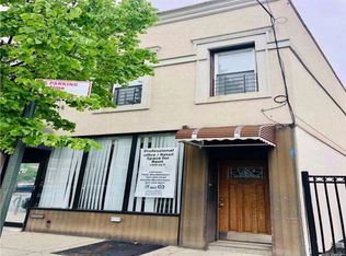7915 Metropolitan Ave, Middle Village, NY 11379