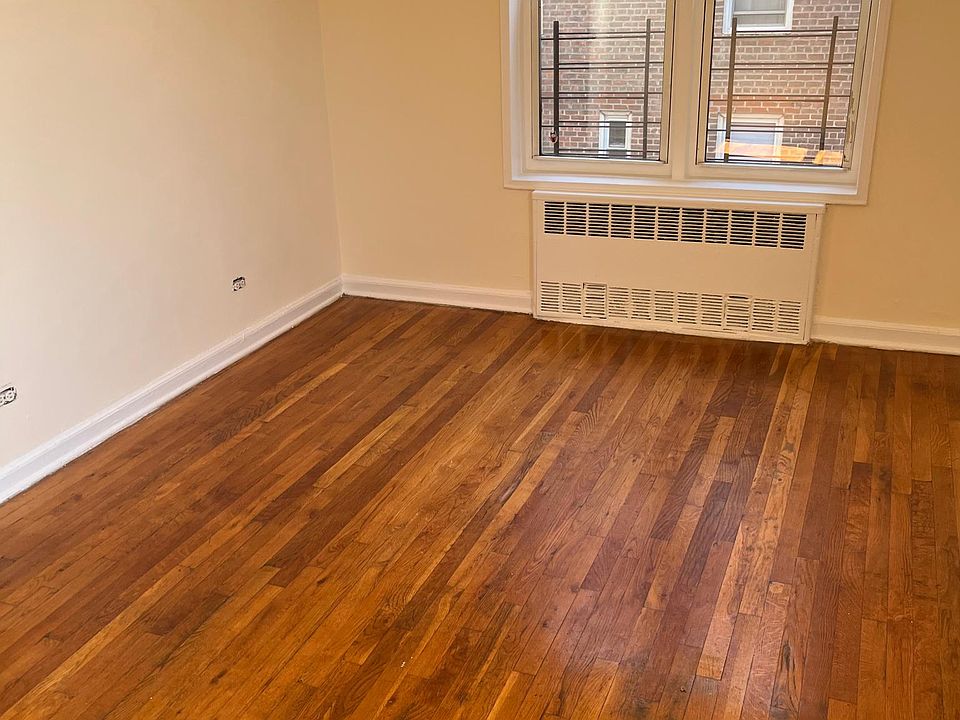 1st image of 14209 Barclay Ave #6B