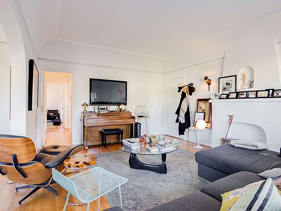 4th image of 650 S La Jolla Ave #652