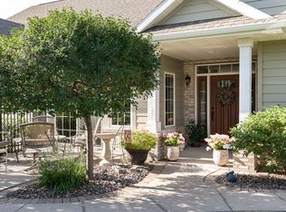 909 Charles Ct, Holmen, WI 54650