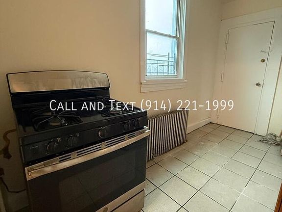 3rd image of 94 Orchard St APT 3L