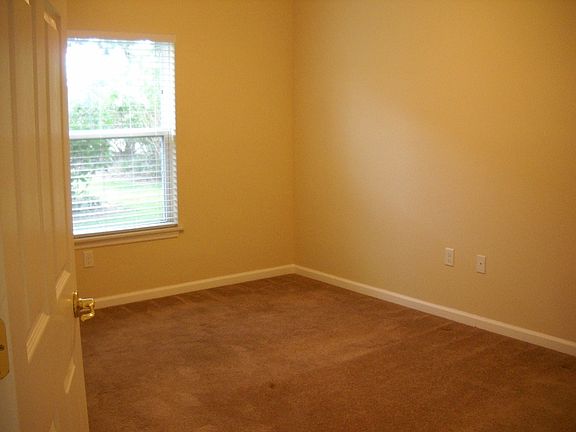 5th image of 403 Bouchelle Dr APT 107