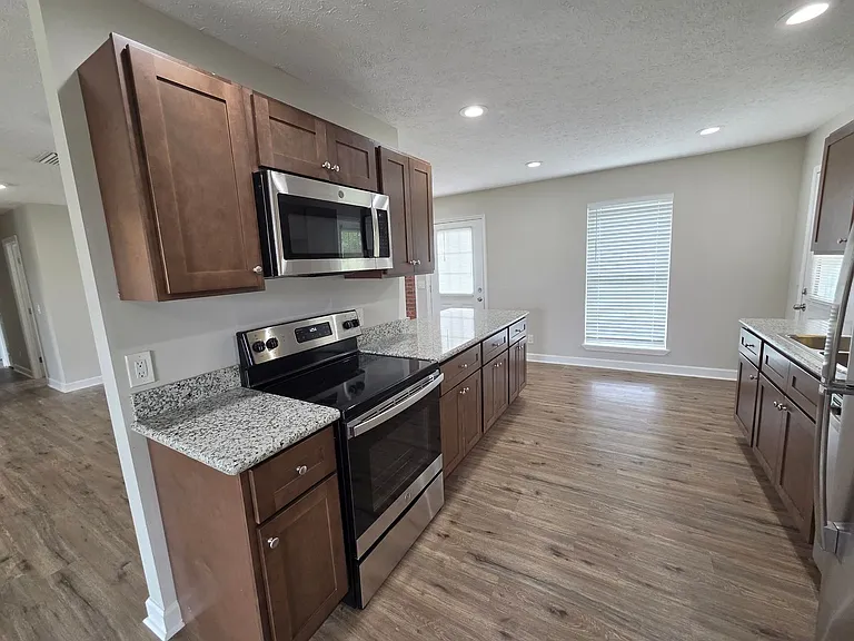 211 Sukoshi Dr — Photo 4