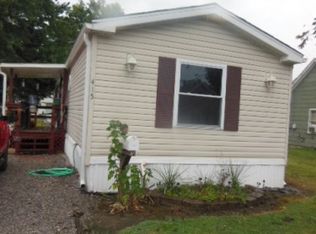 415 W 4th St, Flora, IL 62839