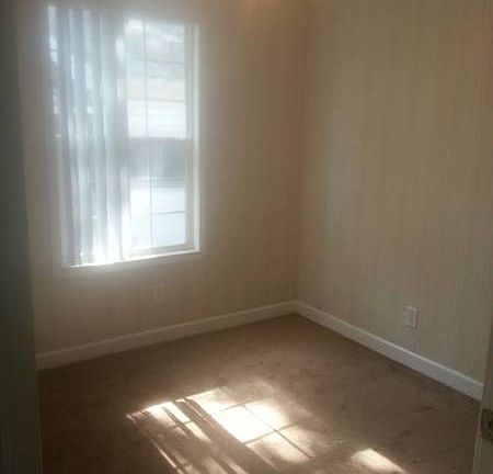 4th image of 1750 Newark St S