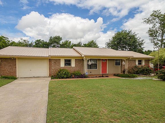 4th image of 2913 Doral Dr