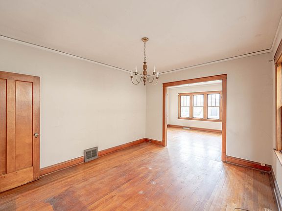 4th image of 5022 W Schubert Ave
