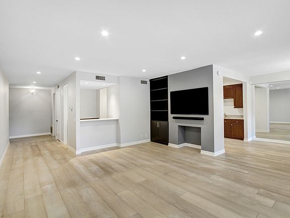 3rd image of 4949 Genesta Ave #104A