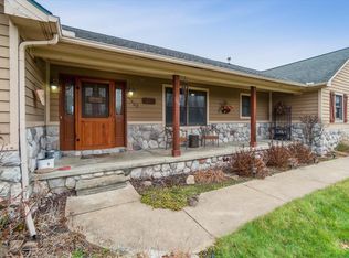 7463 Faussett Rd, Fenton, MI 48430