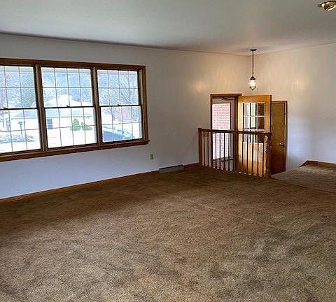 4th image of 37 Pine Lodge Ln