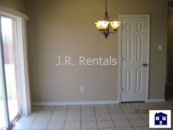 4th image of 3800 Bull Run Dr