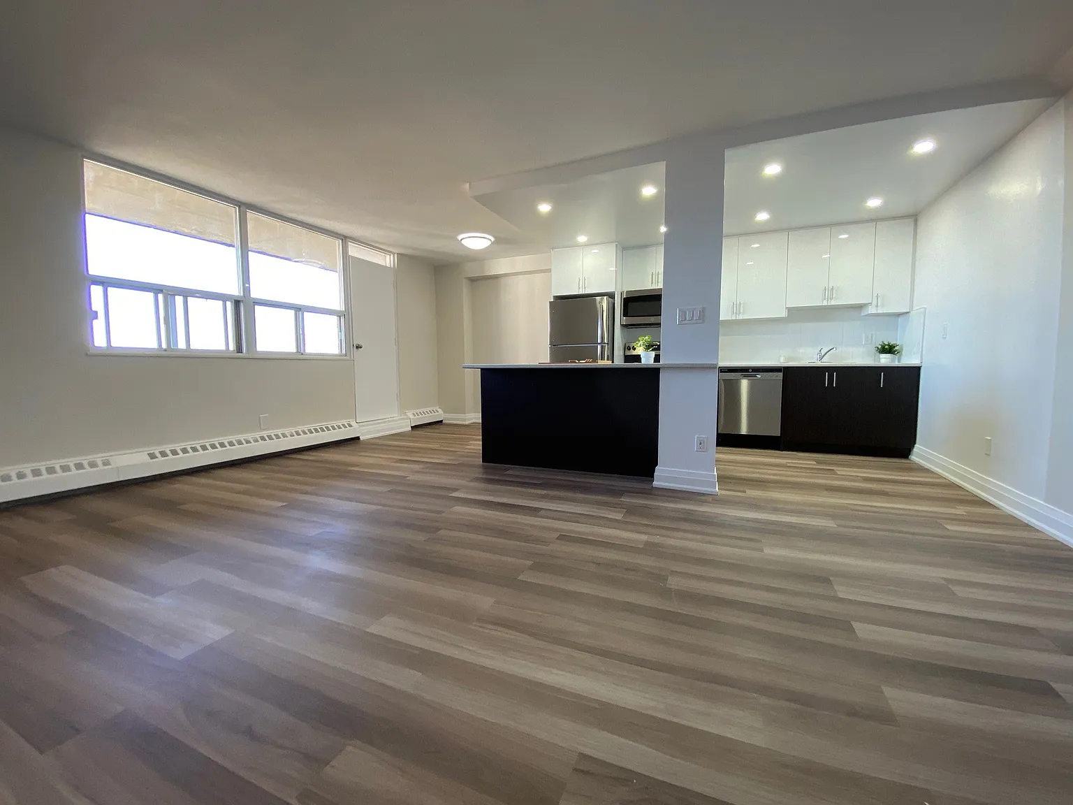2150 Roche — Photo 2