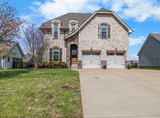 951 Willow Cir, Clarksville, TN 37043