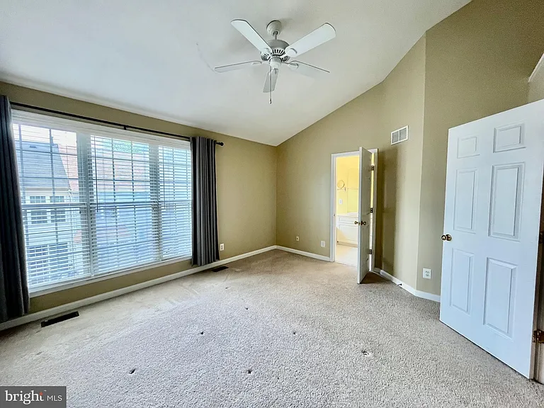 7504 Lamoyne Ct — Photo 30
