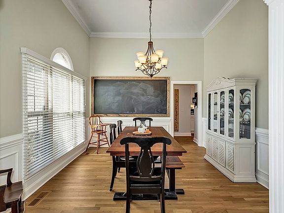 5th image of 349 Weatherford Dr NW