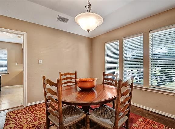 5th image of 491 Medina Dr