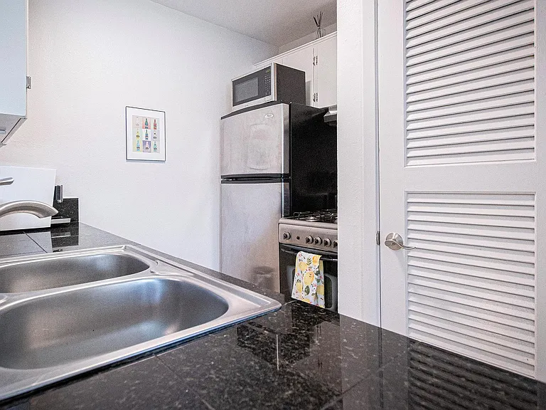 4306 Avenue A #105 — Photo 7