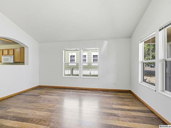 2nd image of 641 Mitchell St