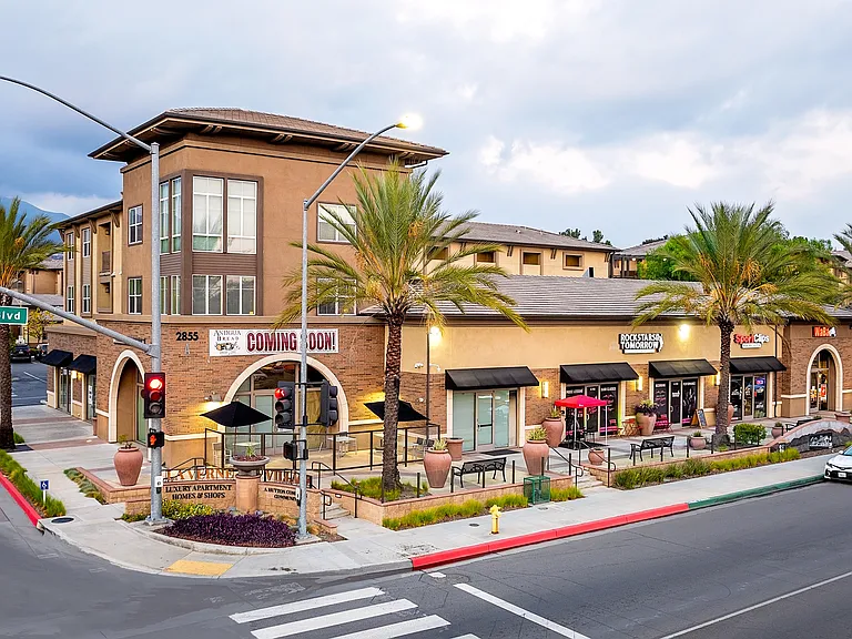 La Verne Village Luxury Apartment Homes — Photo 54