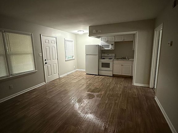 5th image of 3706 Flint St #106