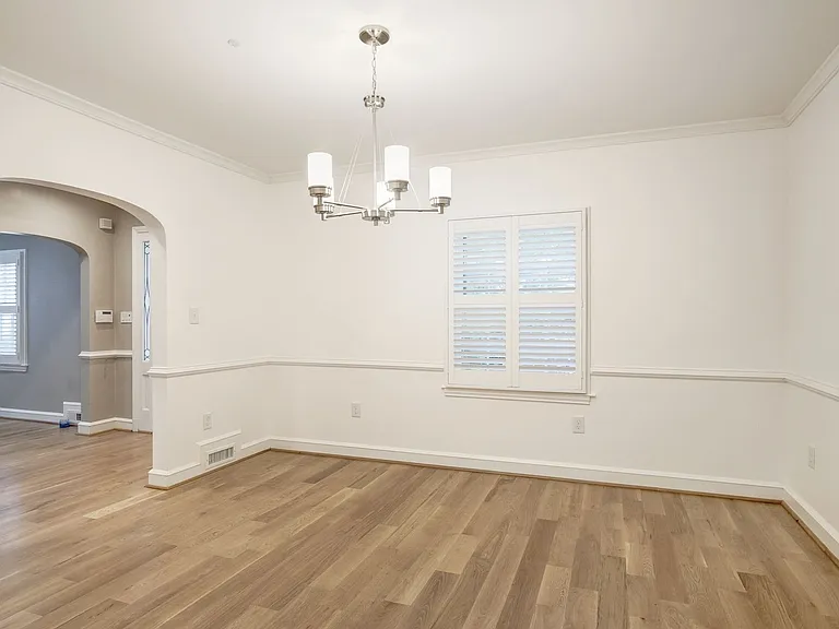 1626 Kalmia Rd NW — Photo 22