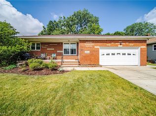 7300 Maplewood Rd, Parma, OH 44130