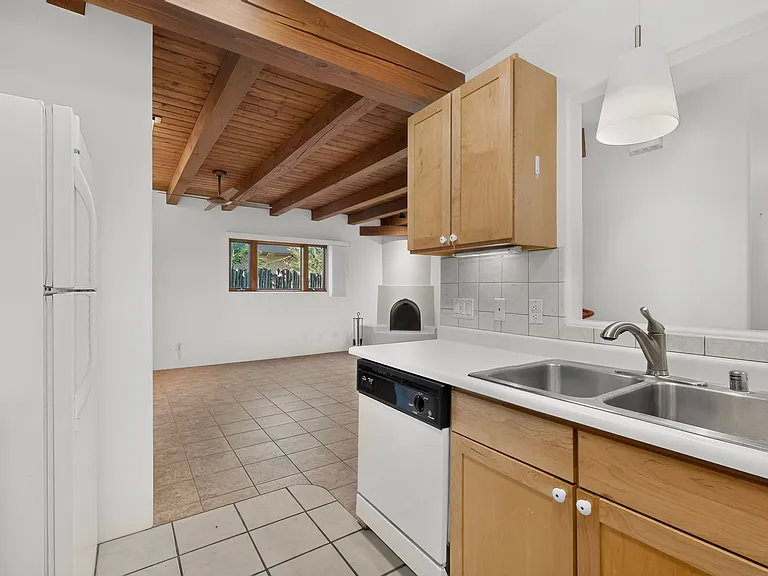 914 Hickox St #C — Photo 6