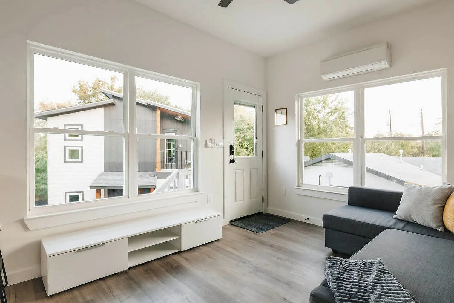 1 bed, 1.0 bath, 893 sqft, $2,880 — Photo 3