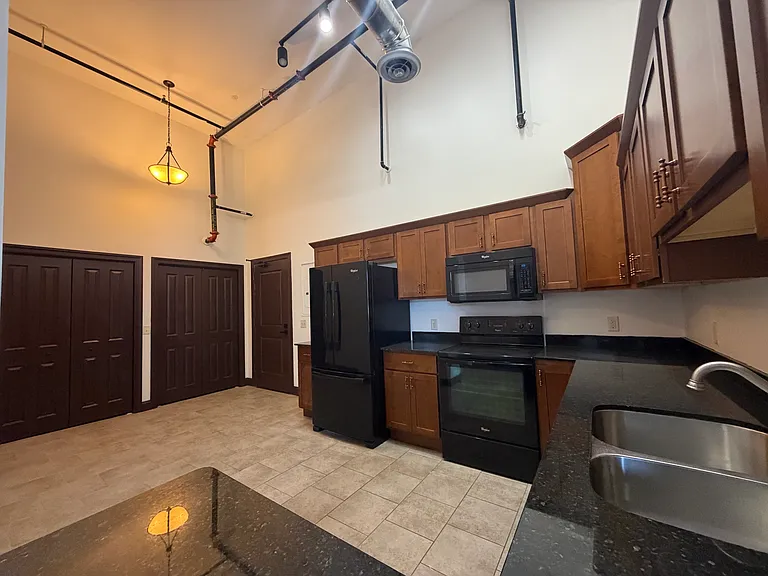 400 N Main St #330 — Photo 3