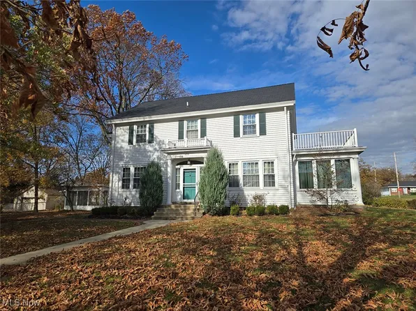 450 E Broadway Ave, Girard, OH 44420