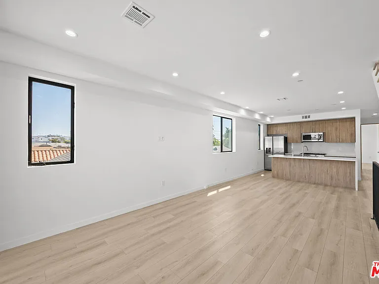2123 S Cloverdale Ave #1 — Photo 2