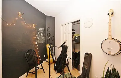 Rented by R New York