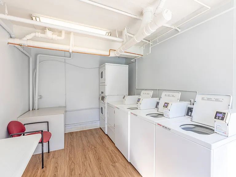1515 The Glens Apartments — Photo 19