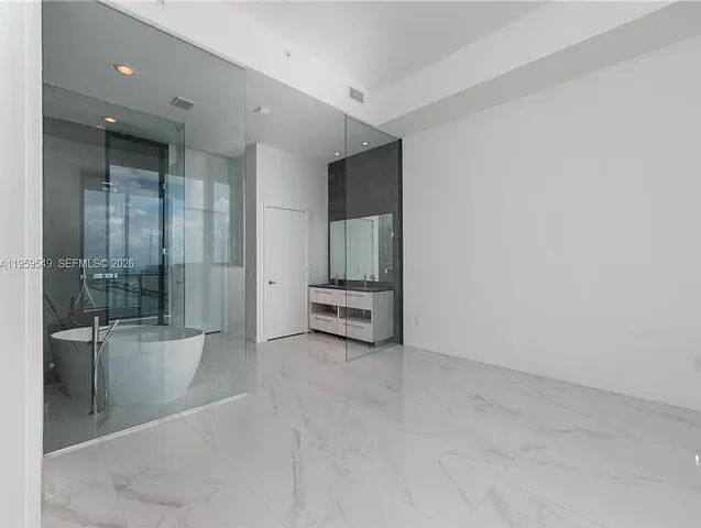 480 NE 31st St #Penthouse 5101 — Photo 15