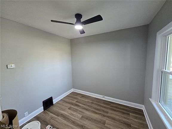 4th image of 15788 Mandalay Ave