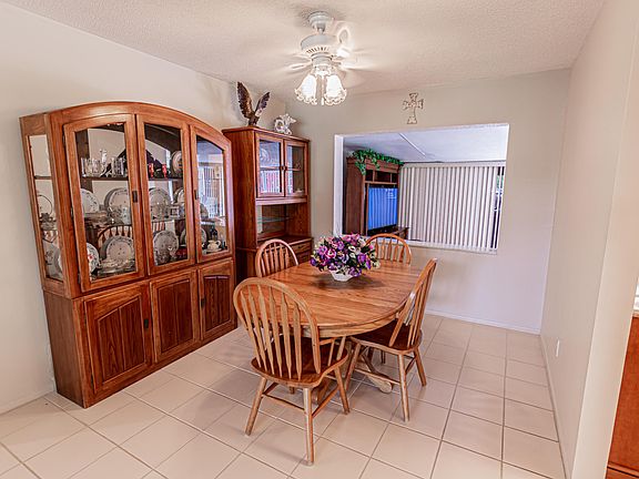 5th image of 602 SW Ivanhoe Dr