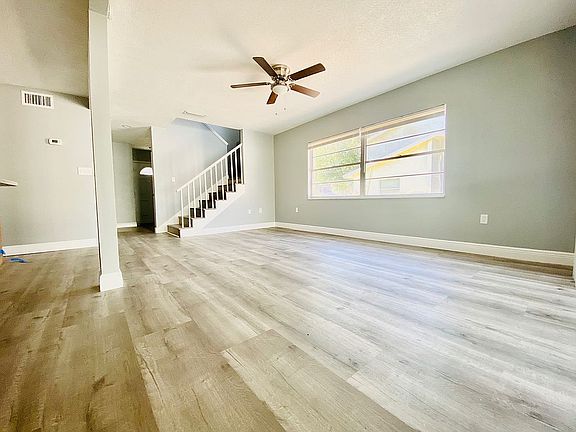 3rd image of 2073 Loma Linda Way N