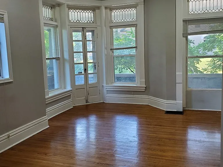 520 W 7th St — Photo 20
