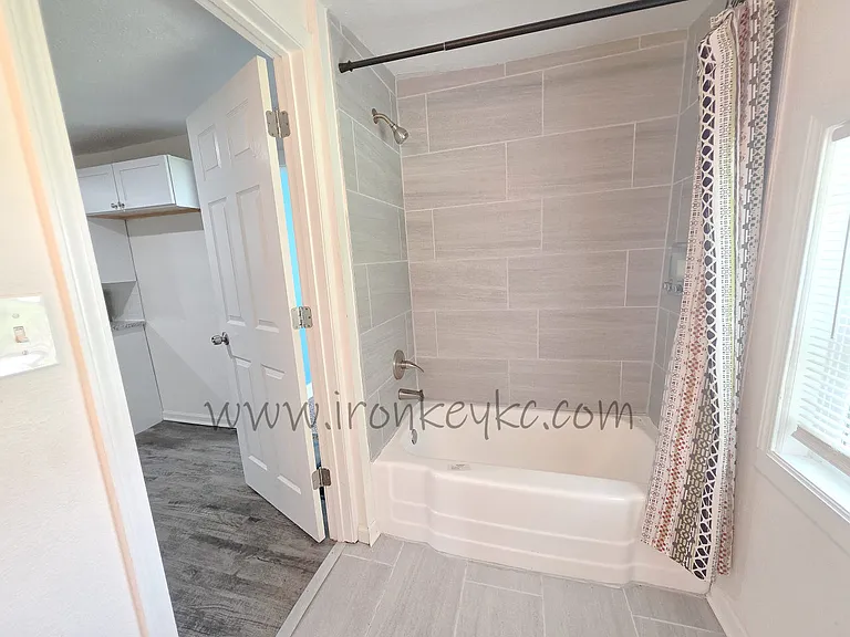 2602 Essex Ave — Photo 10