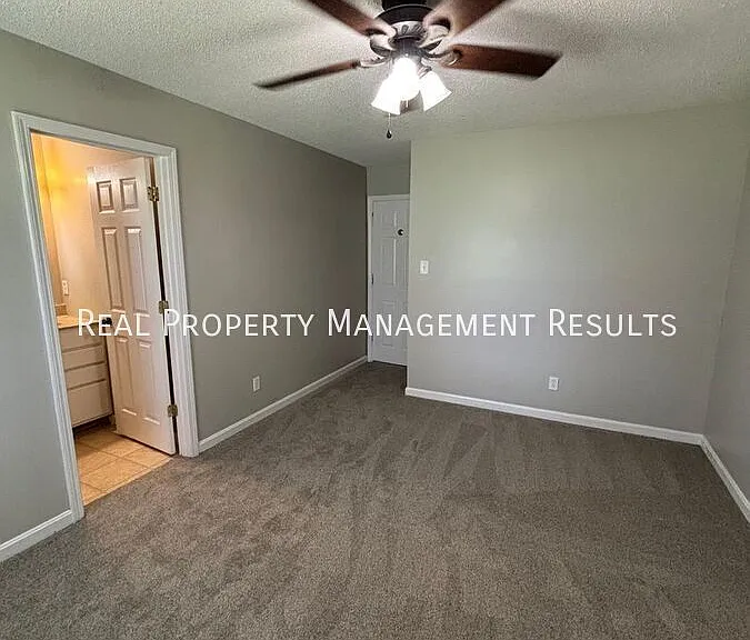 2841 Squire Ln — Photo 13