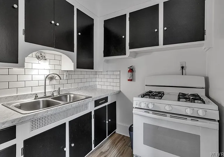 417 W Delavan Ave #2 — Photo 7